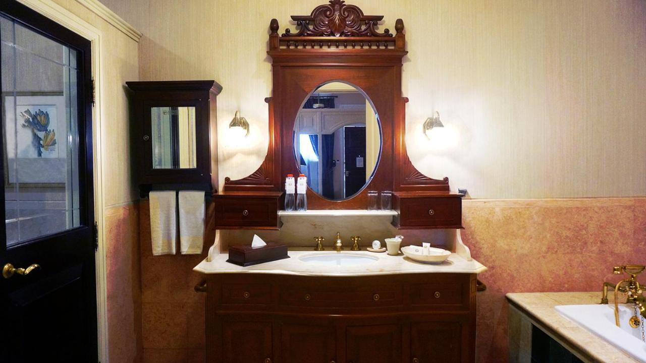 Classic Twin Room