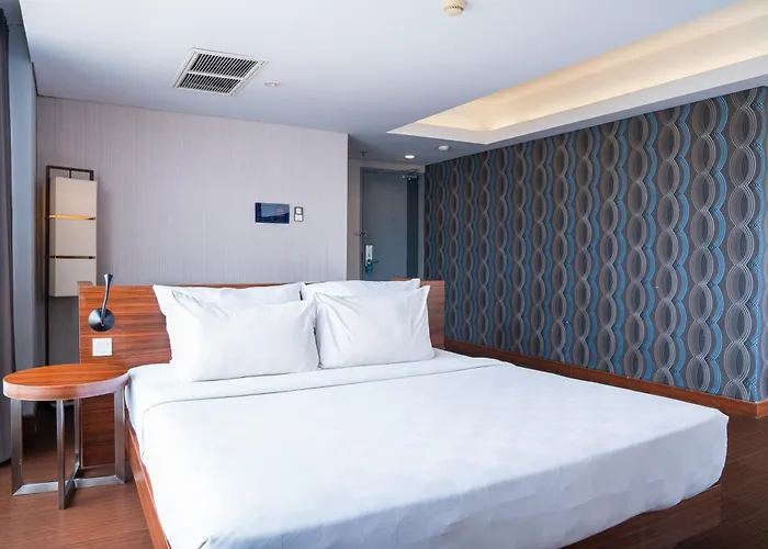 CROWN PRINCE Hotel Surabaya Managed by Midtown Indonesia